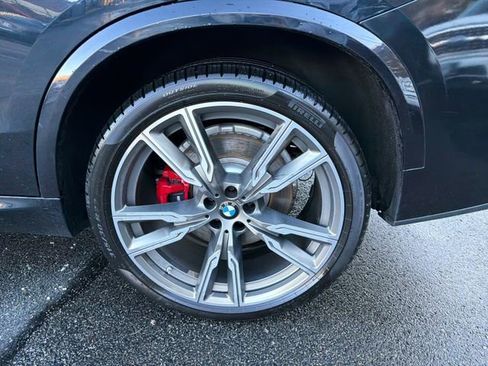 Used 2021 BMW X5 M50i image 14