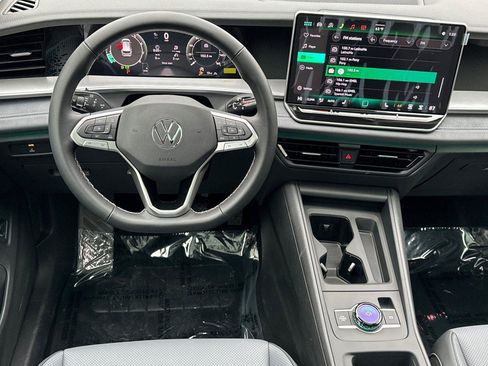 New 2026 Volkswagen Tiguan SE AWD/4WD image 13