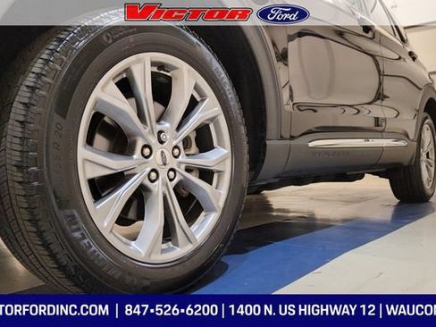 Used 2023 Ford Explorer XLT w/ Equipment Group 202A AWD/4WD image 4