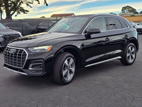 Used 2022 Audi Q5 2.0T Premium w/ Convenience Package image 2