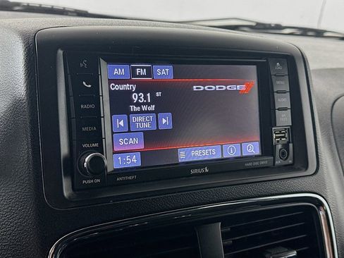 Used 2018 Dodge Grand Caravan SE FWD image 17