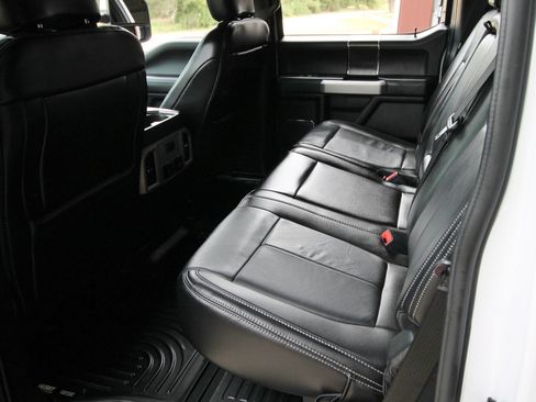 Used 2020 Ford F250 Lariat w/ Lariat Ultimate Package AWD/4WD image 48