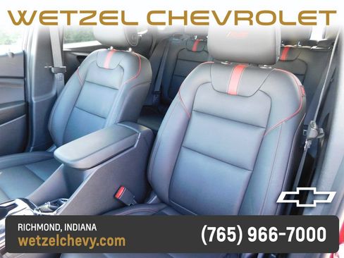 Used 2025 Chevrolet Trax RS w/ Sunroof Package FWD image 15