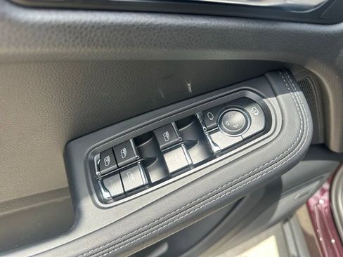 Certified 2026 Porsche Macan Turbo AWD/4WD image 21