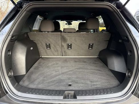 Used 2025 GMC Terrain Elevation AWD/4WD image 12