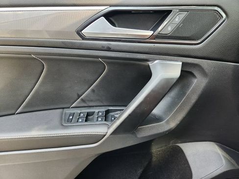Used 2022 Volkswagen Tiguan SE R-Line FWD image 23