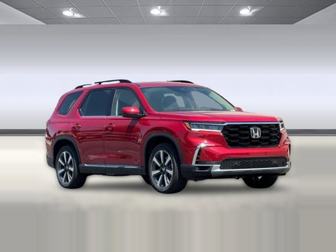 New 2025 Honda Pilot Touring image 6