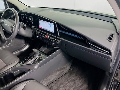 Certified 2023 Kia Niro EX image 29
