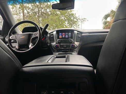 Used 2019 Chevrolet Tahoe LT w/ Luxury Package RWD image 18