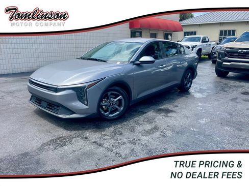Used 2025 Kia K4 FWD image 1