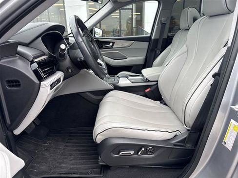 Used 2023 Acura MDX SH-AWD w/ Advance Package image 4