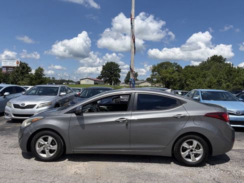 Used 2014 Hyundai Elantra SE FWD image 2