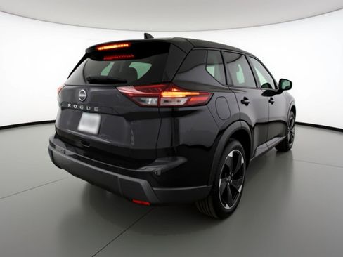 Used 2025 Nissan Rogue SV FWD image 9