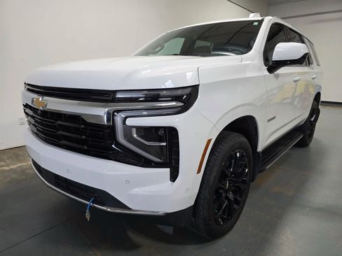 Used 2025 Chevrolet Tahoe LS AWD/4WD image 1