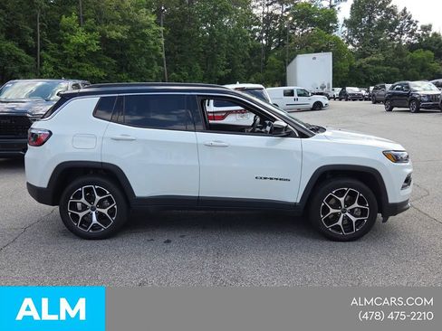 Used 2025 Jeep Compass Limited AWD/4WD image 14