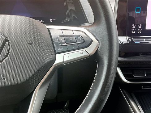Used 2025 Volkswagen Atlas Cross Sport SE FWD image 29