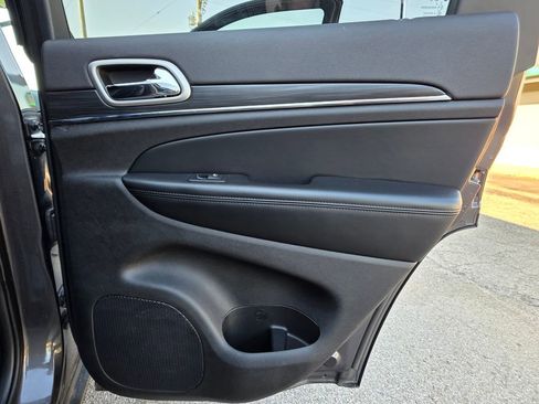 Used 2020 Jeep Grand Cherokee Limited AWD/4WD image 30