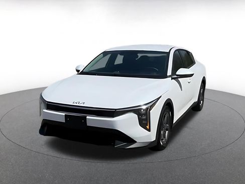 Used 2025 Kia K4 LXS image 9