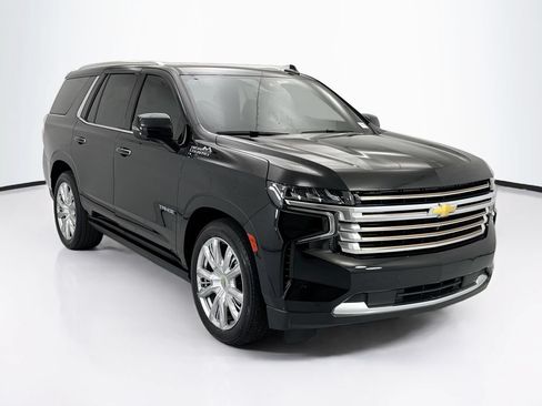 Used 2024 Chevrolet Tahoe High Country AWD/4WD image 3