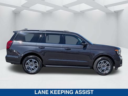 New 2026 Ford Expedition Active RWD image 5