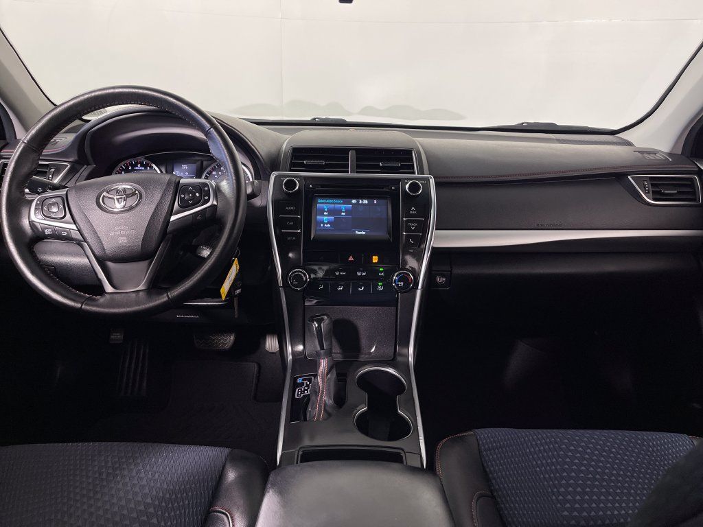 Used 2015 Toyota Camry SE FWD image 14
