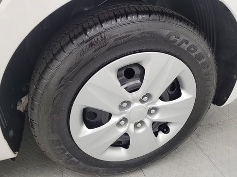 Used 2017 Kia Forte LX w/ LX Popular Package image 31