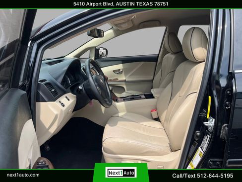 Used 2010 Toyota Venza FWD image 16