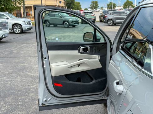 Used 2025 Kia Sorento EX w/ Panoramic Sunroof Package FWD image 15