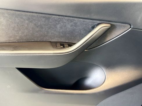 Used 2022 Tesla Model Y Performance image 16