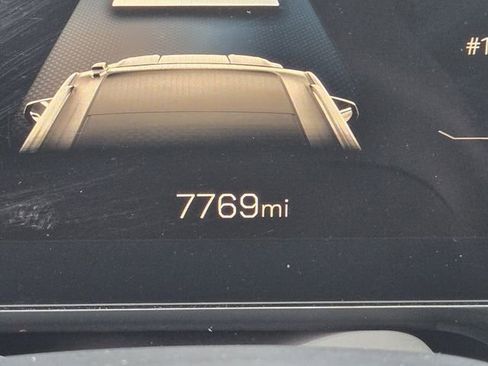 Used 2025 GMC Yukon XL Elevation image 28