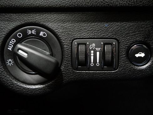 Used 2019 Dodge Charger SXT w/ Leather Interior Group image 14