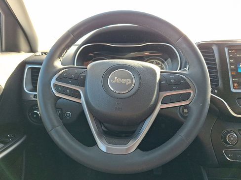 Certified 2022 Jeep Cherokee Latitude Lux w/ Mopar Interior Package image 16