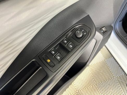 Used 2024 Volkswagen Taos S image 13