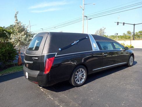 Used 2015 Cadillac XTS Hearse image 6