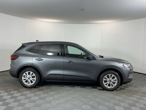 Used 2025 Ford Escape Active w/ Cold Weather Package image 4