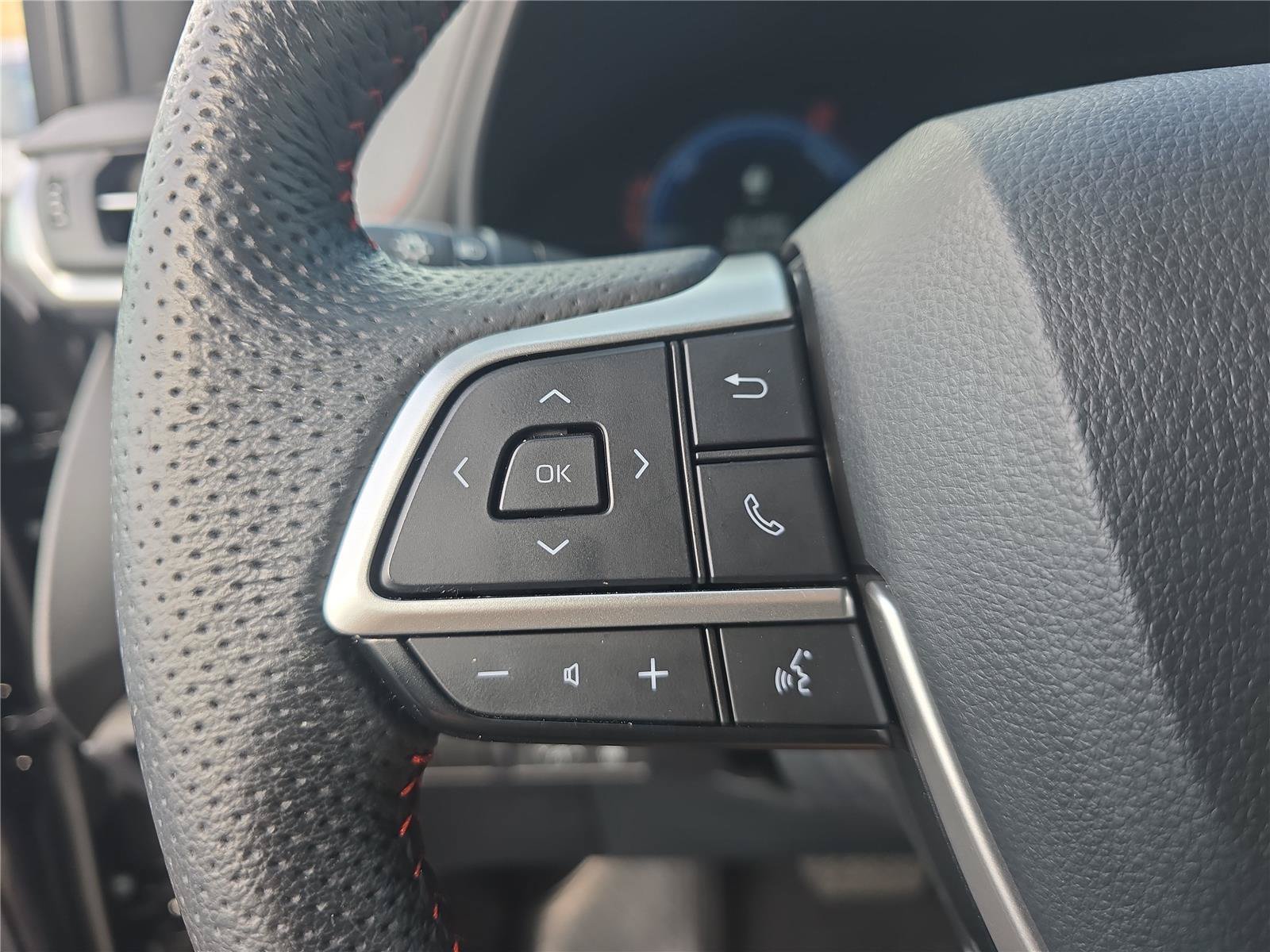 Used 2025 Toyota Sienna XSE w/ XSE Premium Package FWD image 23