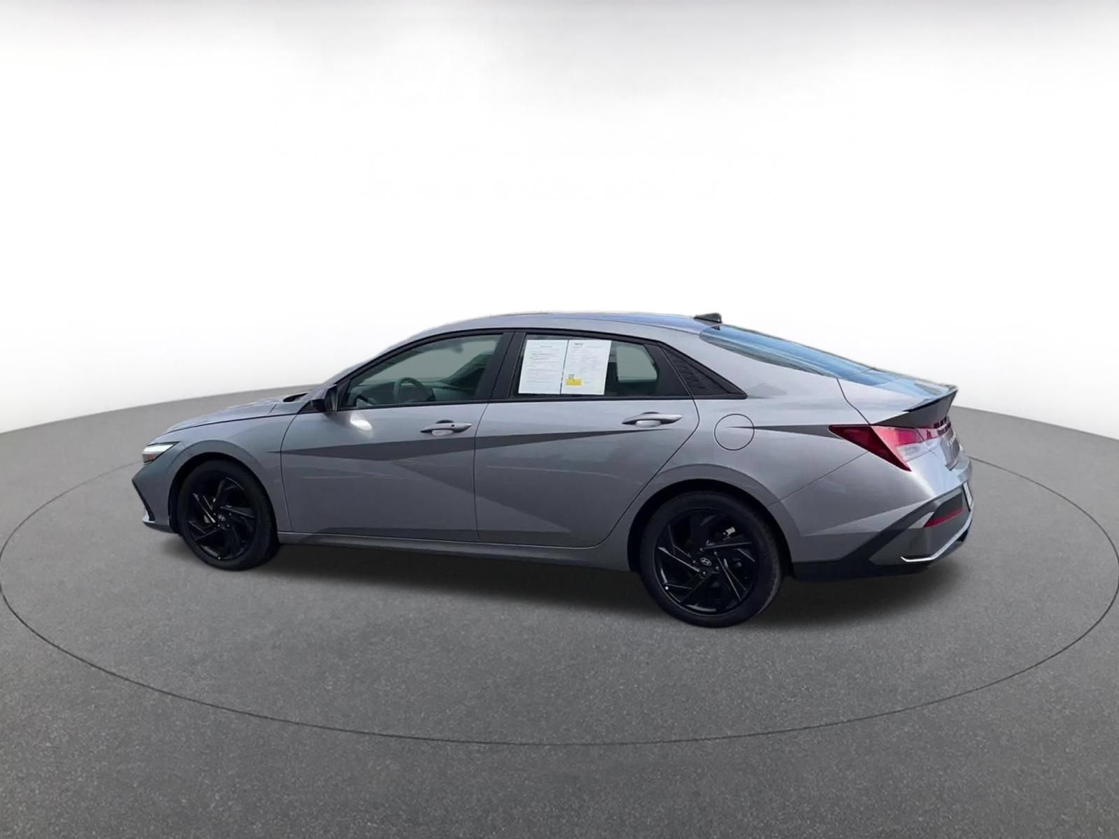 Used 2026 Hyundai Elantra Sport FWD image 9