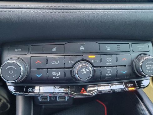 Used 2022 Dodge Durango GT image 18