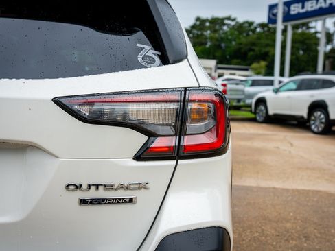 Used 2024 Subaru Outback Touring AWD/4WD image 17