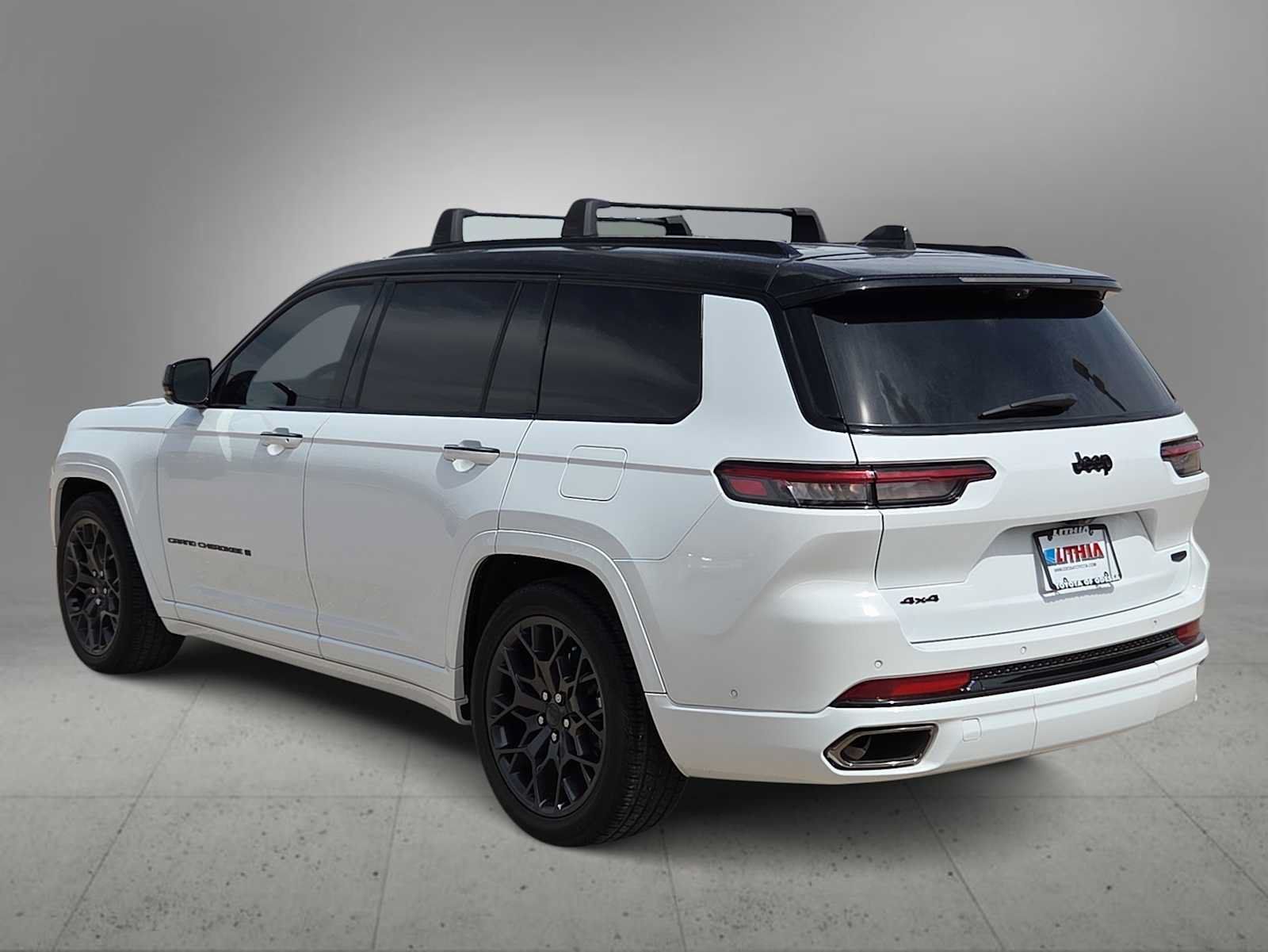 Used 2024 Jeep Grand Cherokee L Summit AWD/4WD image 6