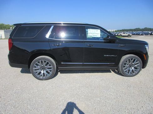 New 2026 GMC Yukon Denali Ultimate AWD/4WD image 3