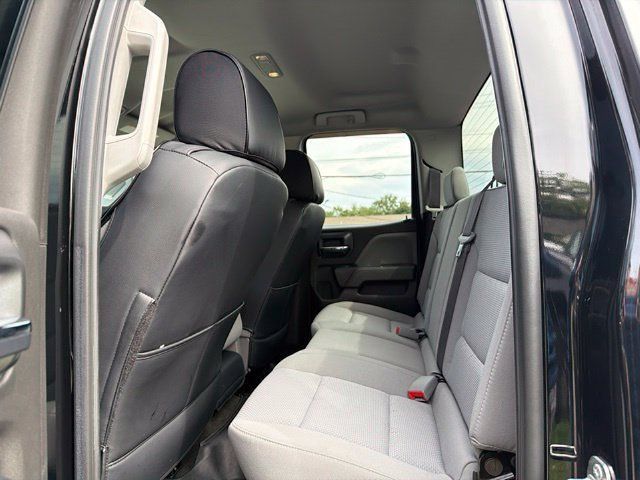 Used 2017 Chevrolet Silverado 1500 Custom w/ Custom Convenience Package AWD/4WD image 9