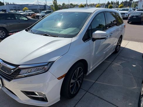 Used 2020 Honda Odyssey Elite image 2