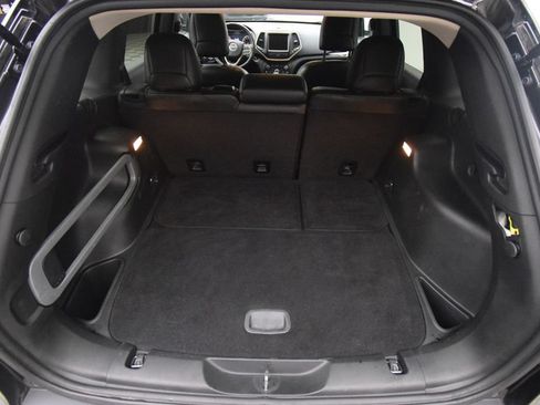 Used 2017 Jeep Cherokee Limited AWD/4WD image 27