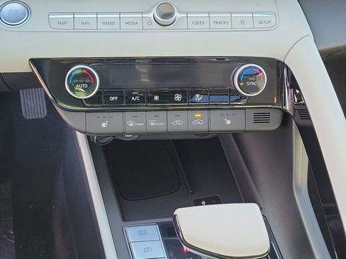 New 2026 Hyundai Elantra Limited FWD image 28