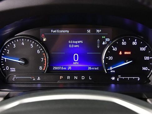 Used 2024 Ford Explorer XLT AWD/4WD image 18
