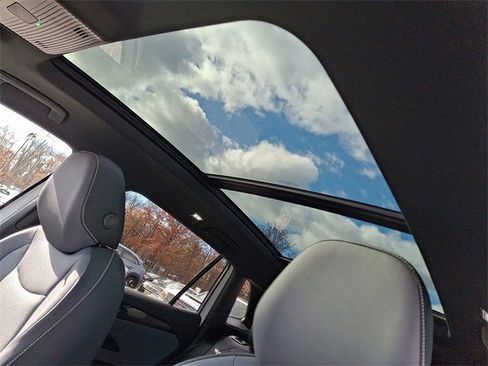 New 2026 Volkswagen Tiguan SE R-Line image 7