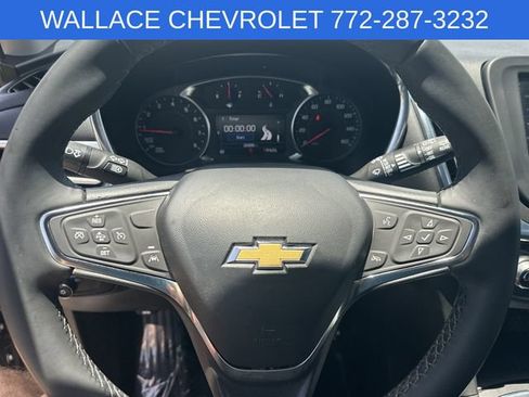 Used 2024 Chevrolet Equinox LT FWD image 18