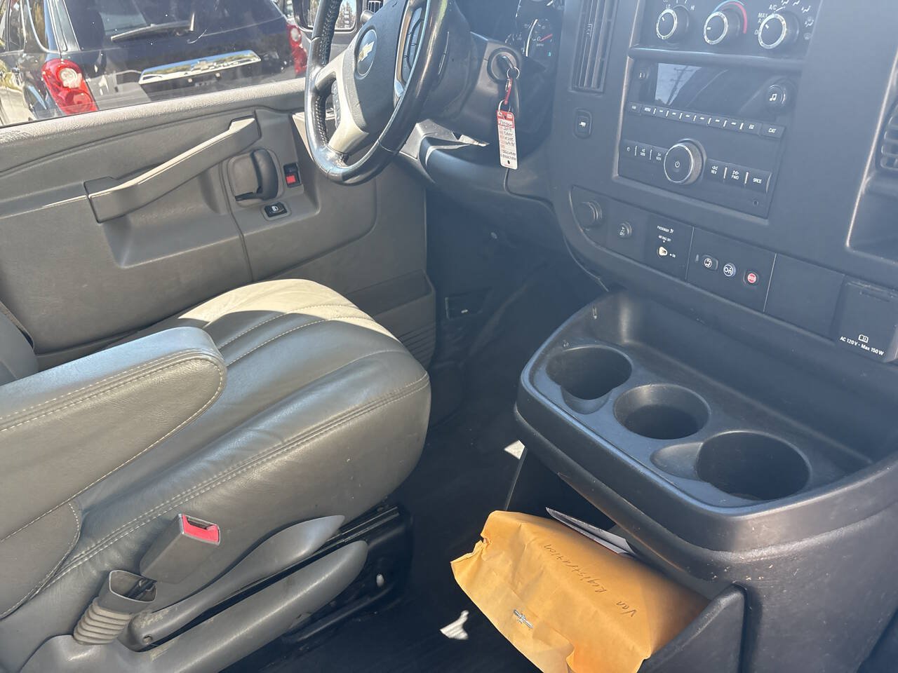 Used 2019 Chevrolet Express 2500 w/ Enhanced Convenience Package RWD image 9