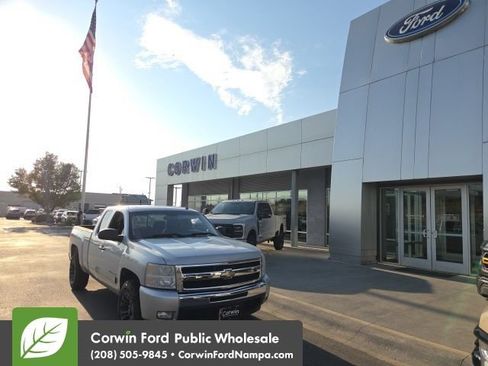 Used 2011 Chevrolet Silverado 1500 LT w/ All-Star Edition AWD/4WD image 1